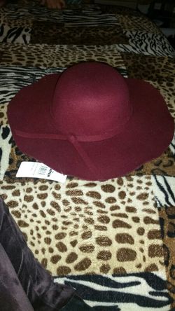 Burgandy floppy hat