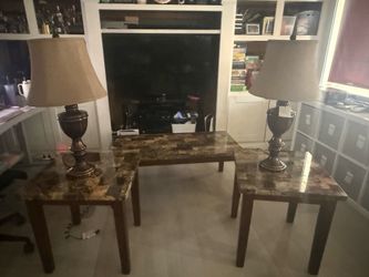 Living room table set with lamps
