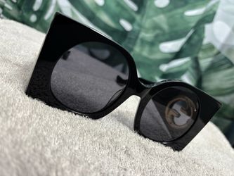 Gucci Oversized Square Sunglasses Black