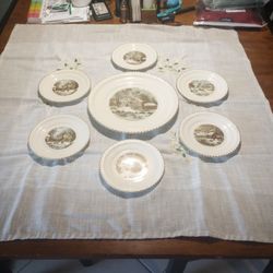Set Of Vintage Currier & Ives Harkerware Collectable Plates