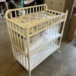 FREE: Diaper Changing Table