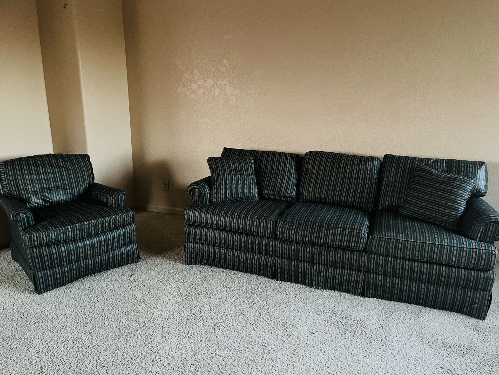 Vanguard Couch Set