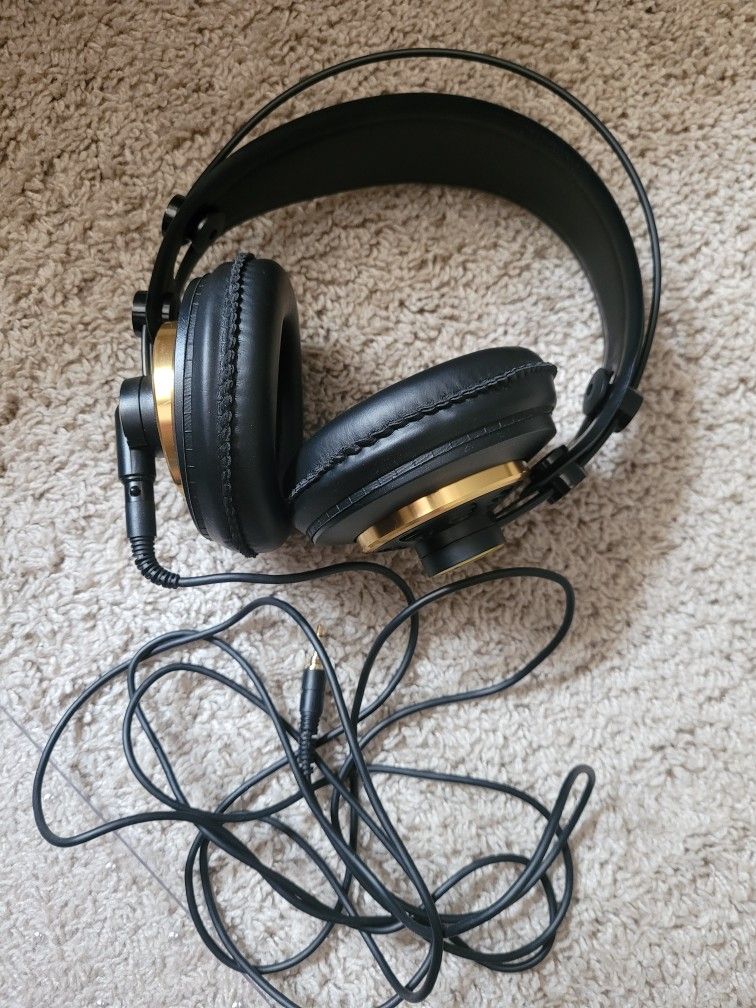 AKG Pro Audio K240 STUDIO Over-Ear, Semi-Open, Professional Studio Headphones