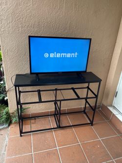 Element 32” TV ( No Remote) and Small Table $50 OBO