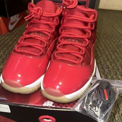 Jordan 11 Retro “Gym Red” Size: 8.5 Used 