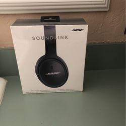 Bose Around -Ear Wireless II • Bluetooth ••• SoundLink••