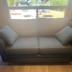 La-z-Boy Sleeper Sofa (double Bed)- Excellent Condition 