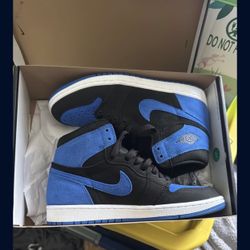 Size 7Y Retro Jordan 1s (Royal Blue) 