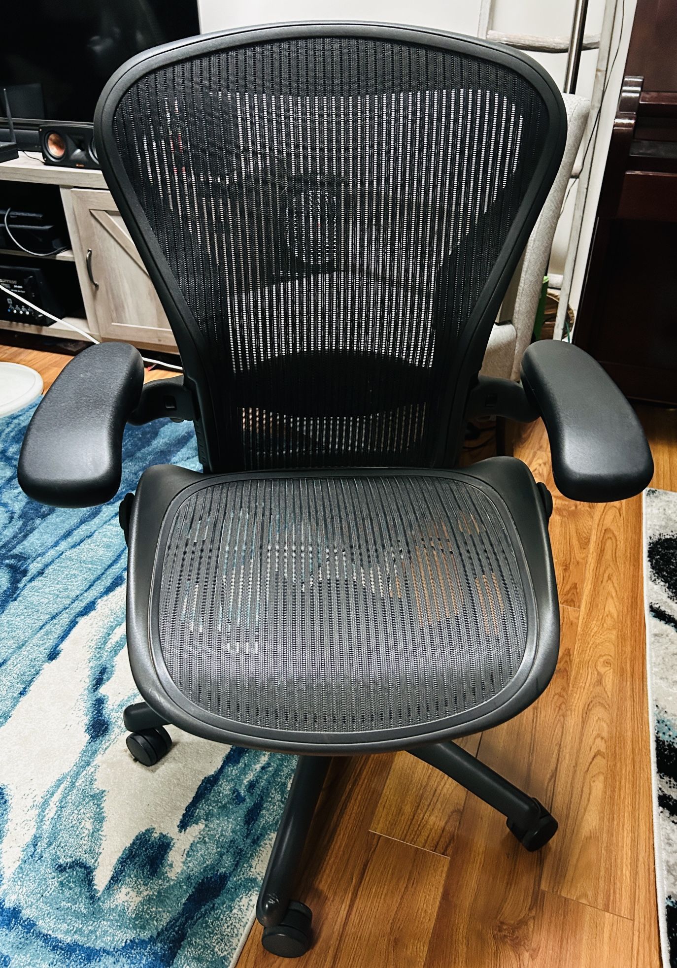 Herman Miller Aeron Size B