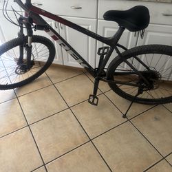 Trek marlin 6 mountain bike