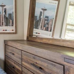 Six Drawer Solid Wood Dresser🤎