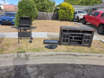 Grill, tv and tv stand free!!