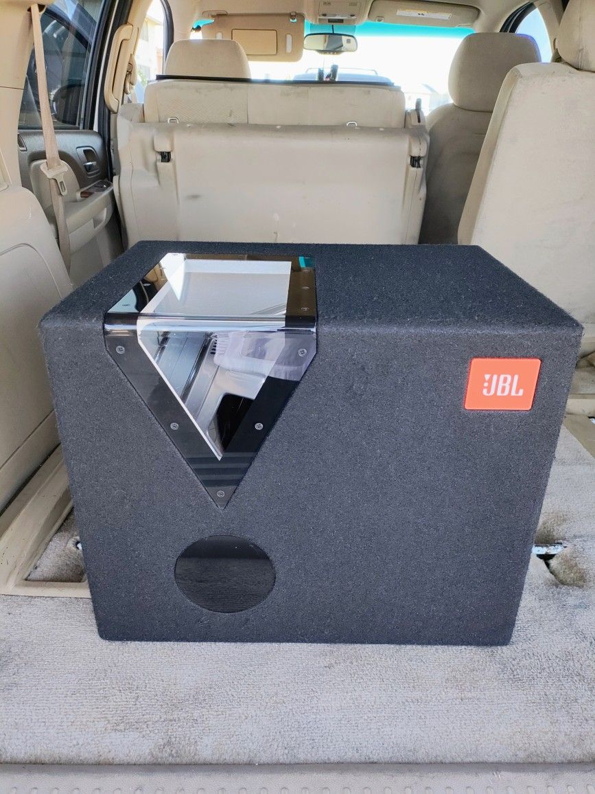JBL 12 " Subwoofer . 1200 Watts