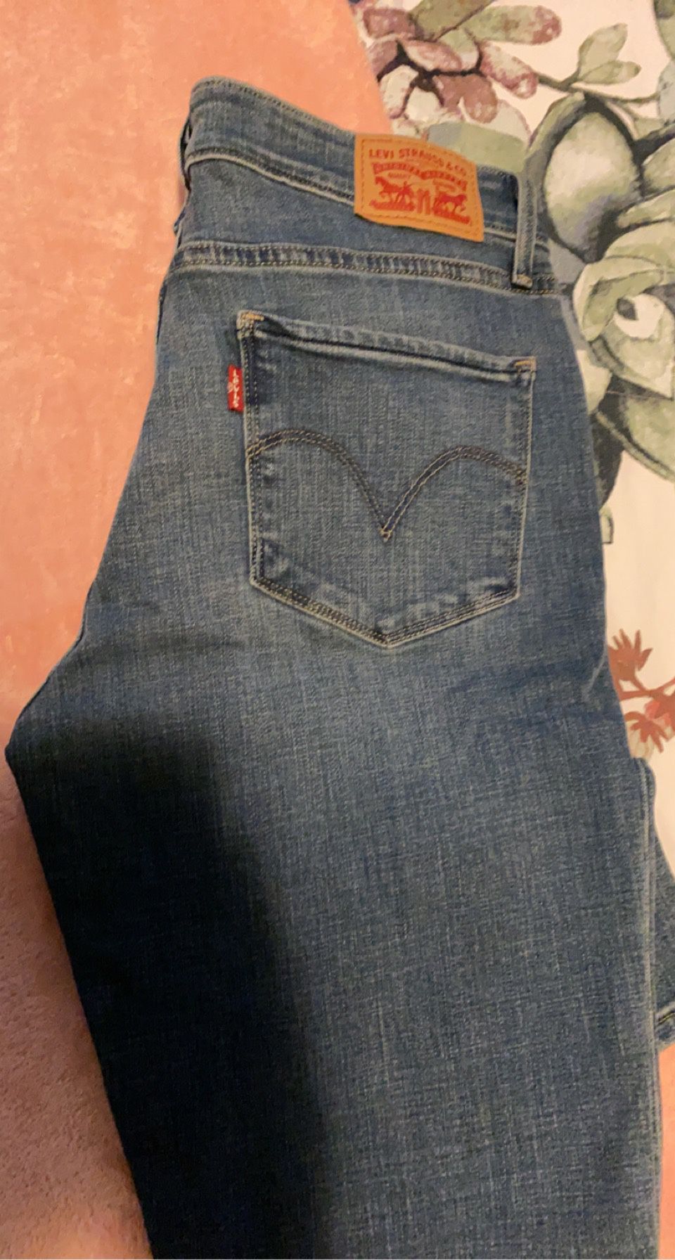 Levi’s And Fashion Nova Jeans  15$ For Both