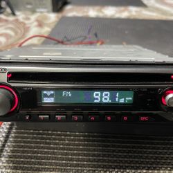 Kenwood Radio CD. AUX