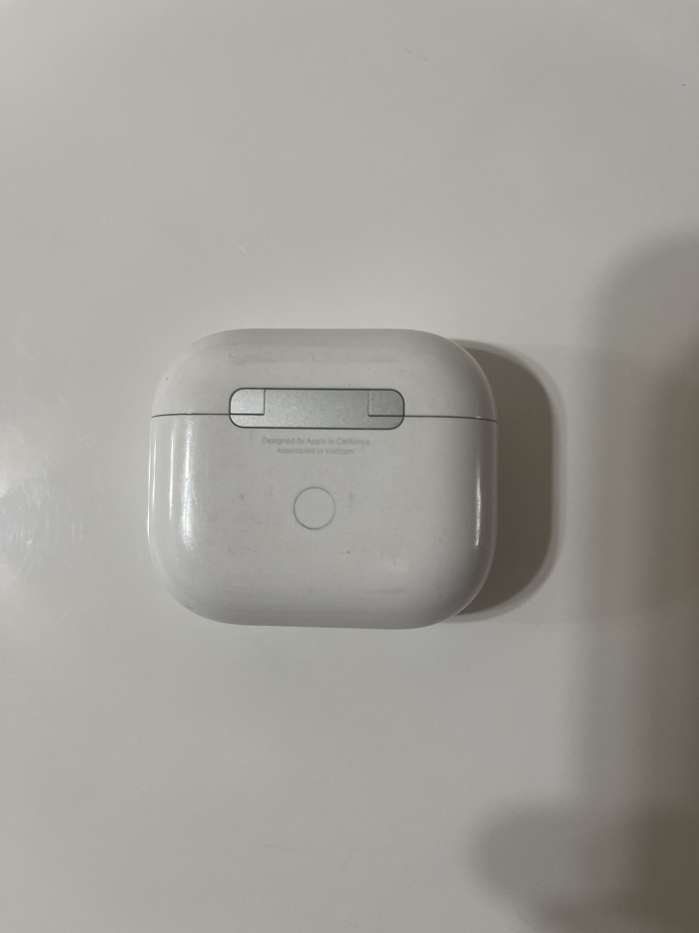 AirPods (Earbuds Are Missing Can Replace If Want)
