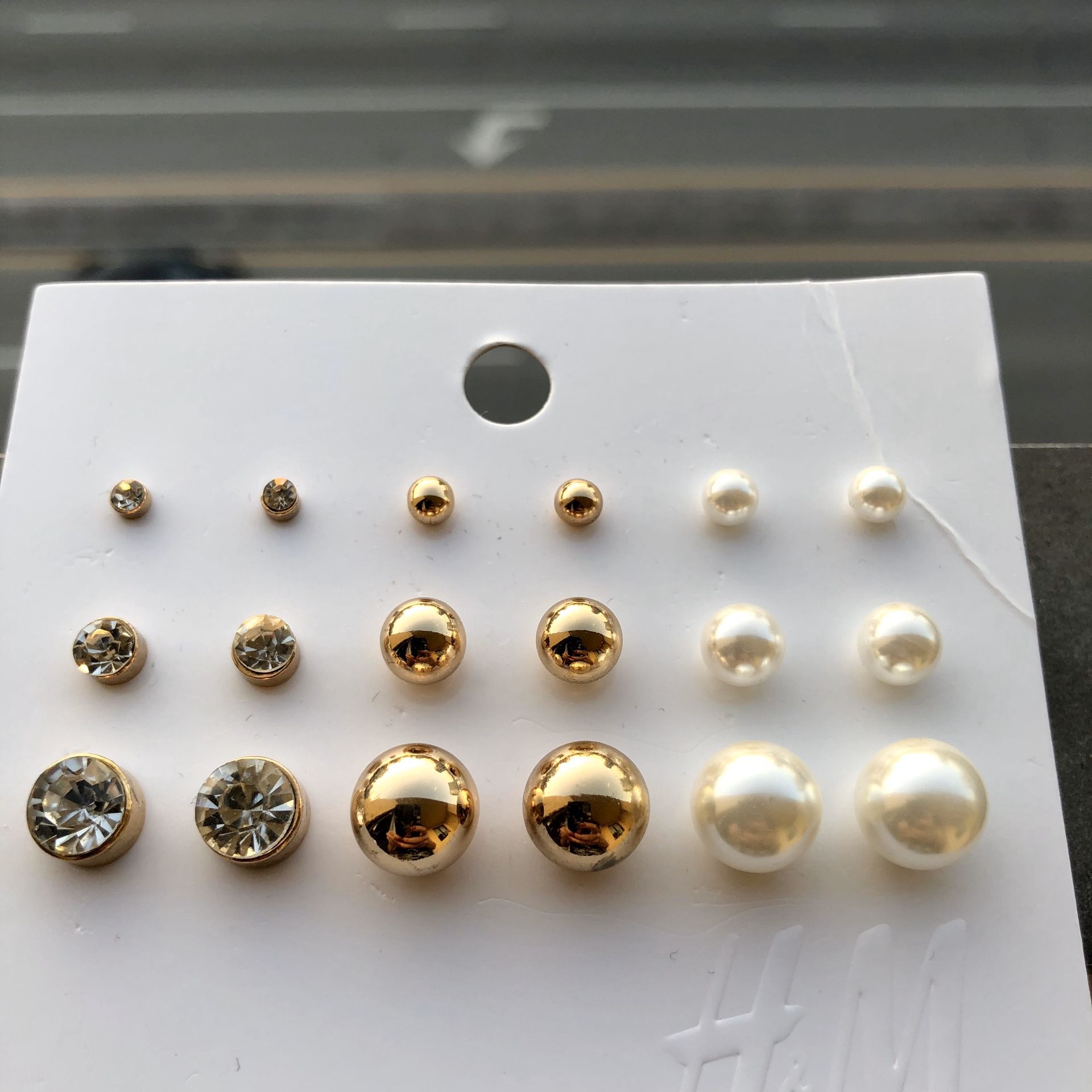 Aretes Nuevos 9 pares color dorado Earrings set nine pairs