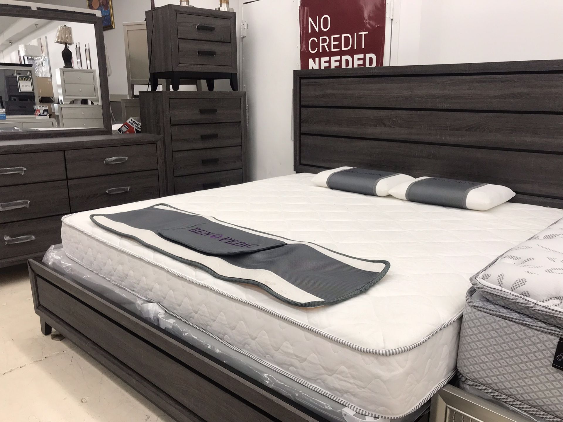 QUEEN BEDROOM SET ON SALE