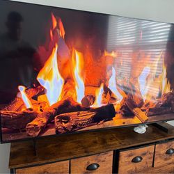 Samsung 55” 4K UHD Smart TV | AU8000 Series | Like New