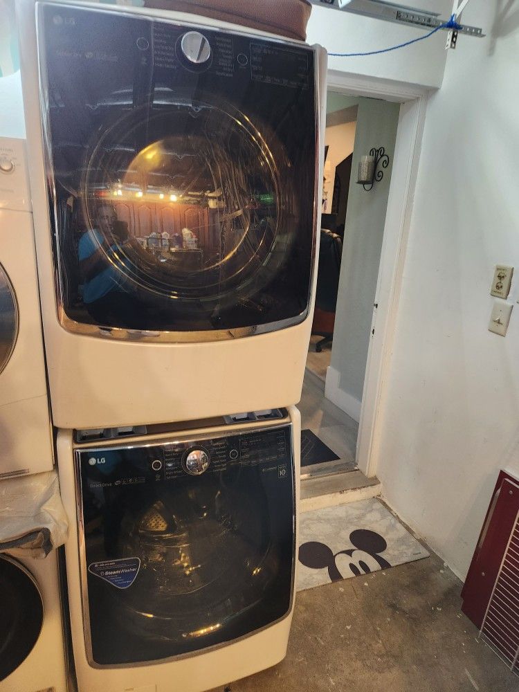 LOUNDRY SET 29" LIKE NEW