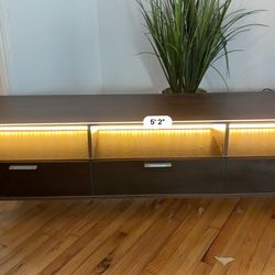 TV / Entertainment Stand