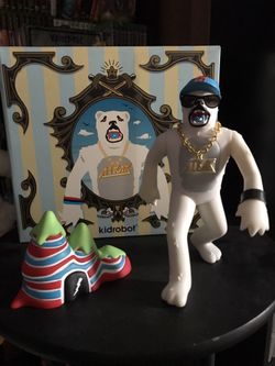 grateful bear a-trak dust la rock 8" vinyl toy kidrobot ltd ed 500 never display
