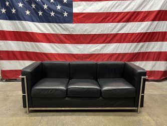 Free Delivery - Corbusier Black Leather Replica  