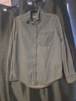 Arizona Jean Co. Denim Button-Up Shirt. Size XS