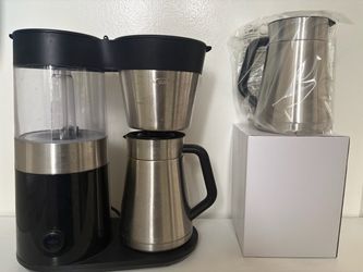 OXO coffee maker with brand new extra coffee pot