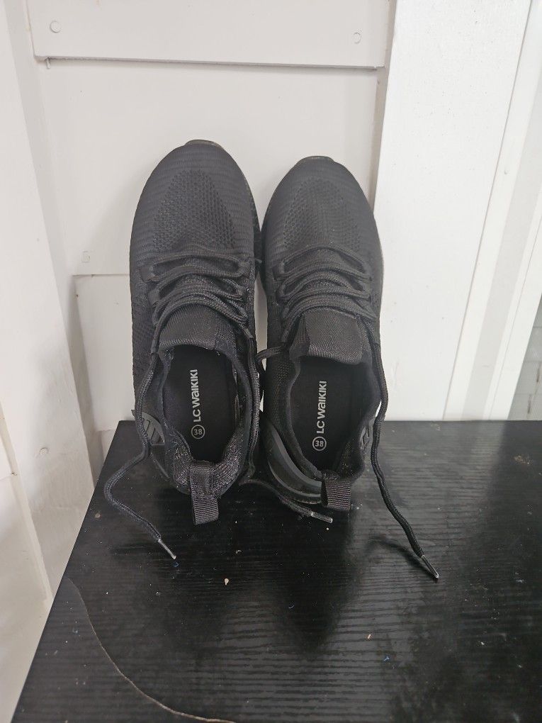 Women Tennis Shoes Size 38