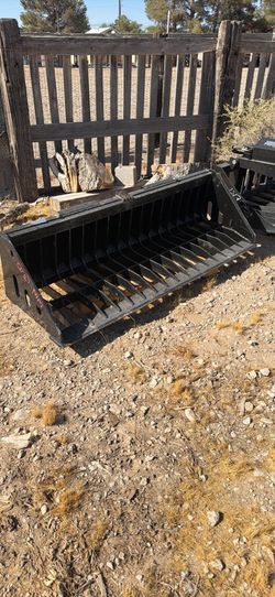 Heavy duty skeleton bucket for skid steer.
