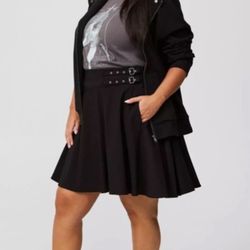 Torrid Black W/ Belt Details Size 1X - NWOT 