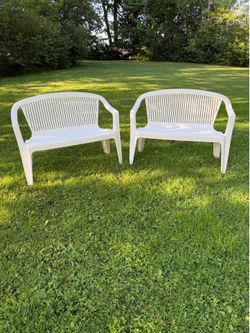 2 PERSON PLASTIC OUTDOOR BENCH, SET OF 2