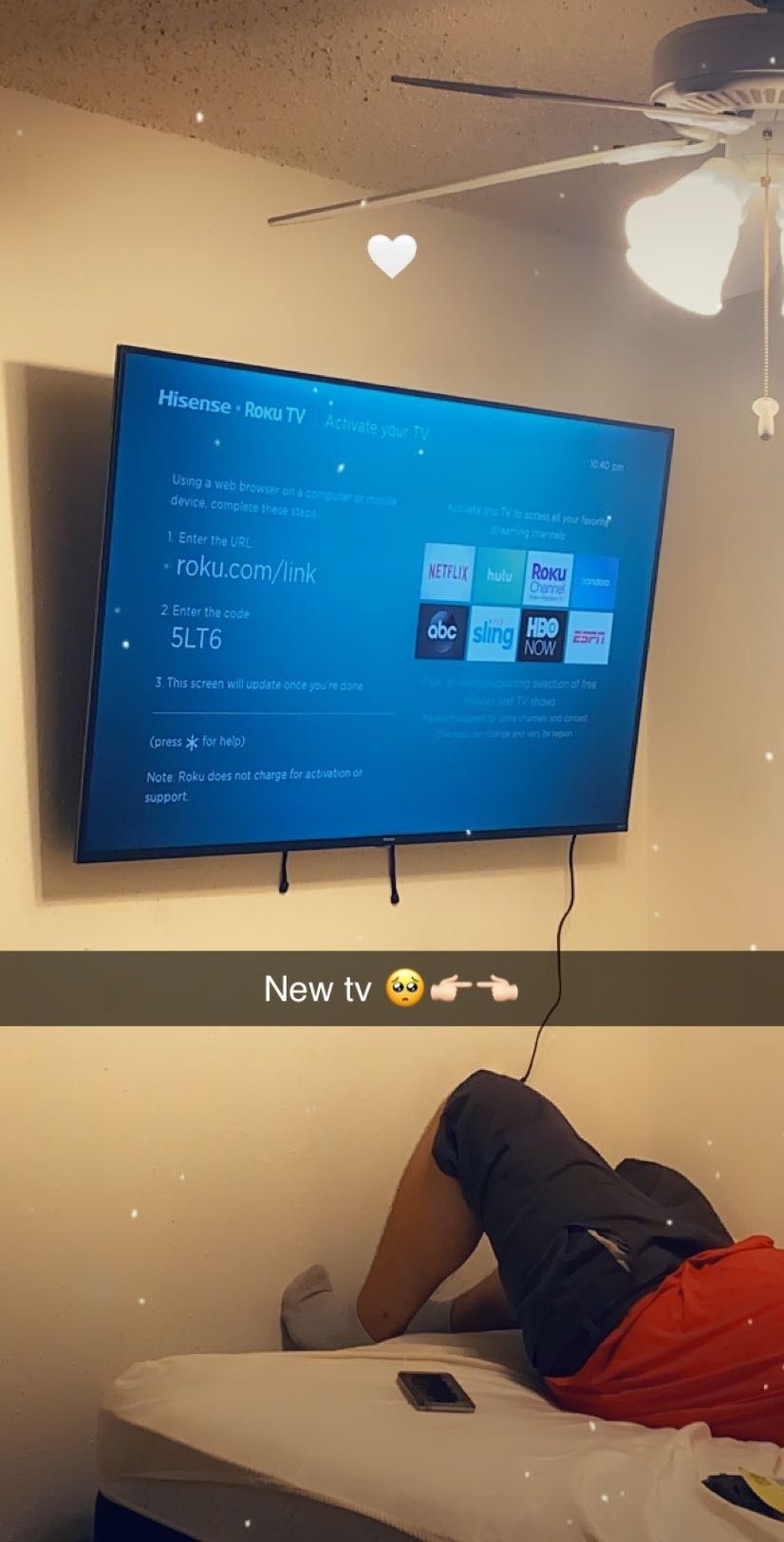 Hisense smart TV 58' (comes with legs)