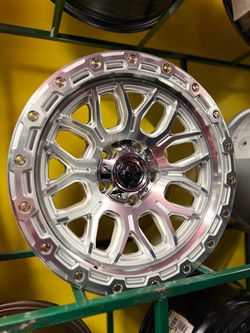 17x9” Fuel “FC881 Surge” Wheels