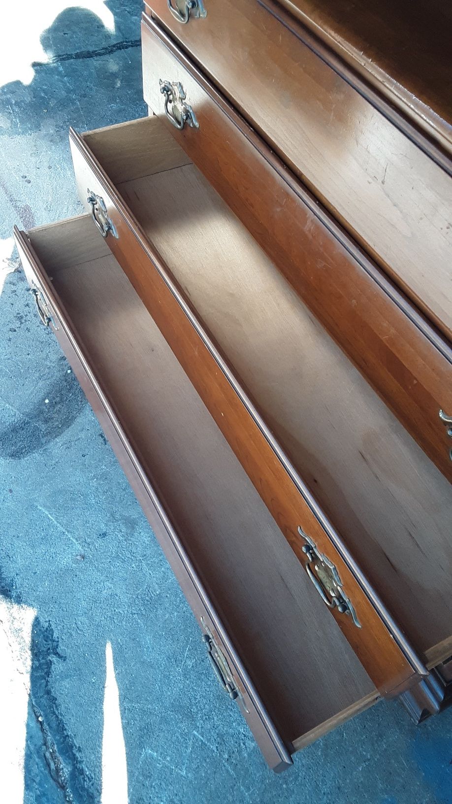 Young Hinkle cherry house 4 drawer dresser/chest of drawers solid