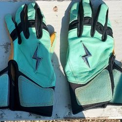 Bruce Bolts For 40$ Patriot Series Liberty Green🗽 Does Not Come With The Bag! Youth Medium 