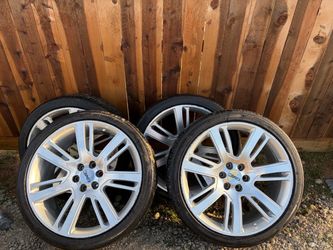 24” Escalade Replicas