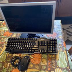 Dell Monitor w Dell Keyboard and Asus Mouse