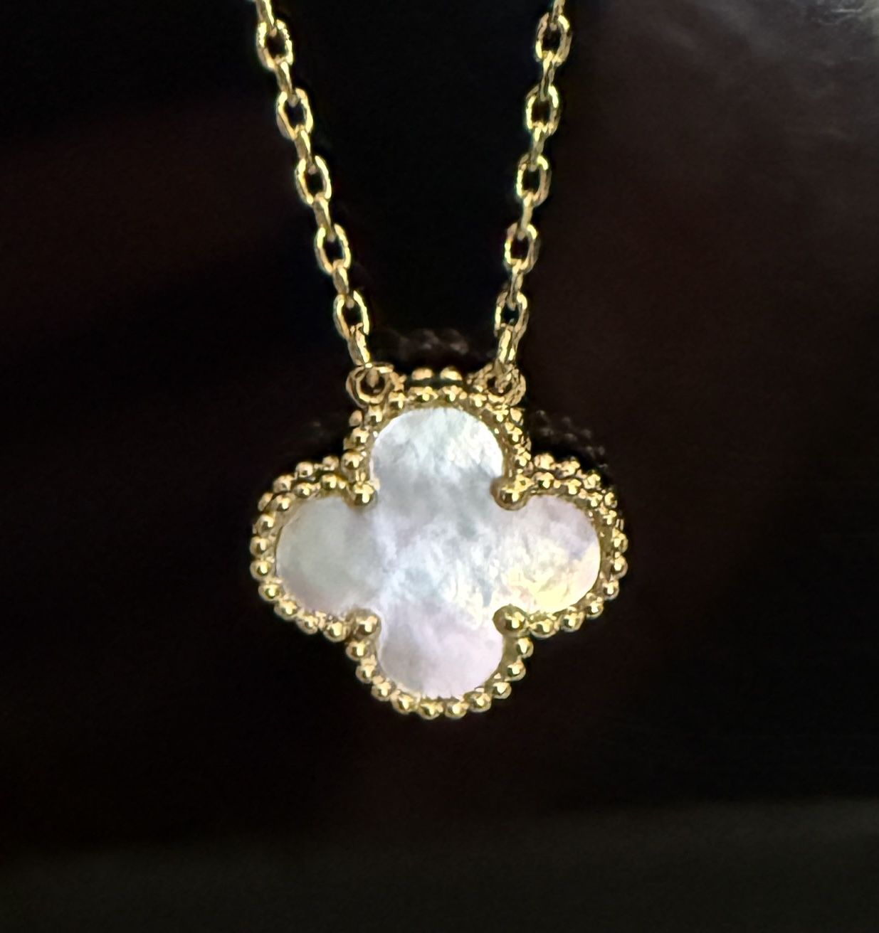 Pinkish White Clover Pendant Necklace