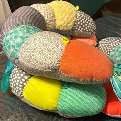 Infantino 2-in-1 Tummy Time & Seated Support, Baby Floor Seat for Tummy Time & Early Sitting, Soft, Supportive, Engaging Toys, Toucan