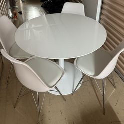 Table Set With 4 Chairs