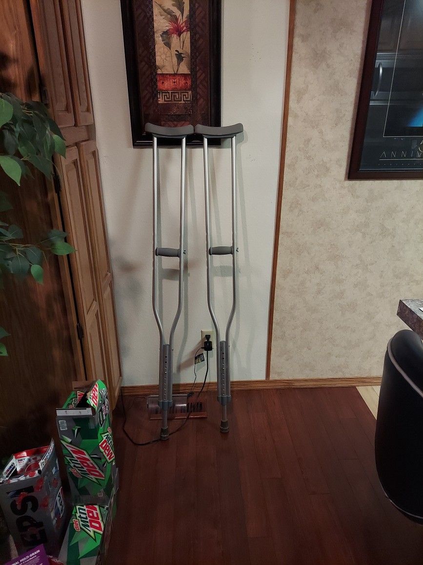 Tall Crutches
