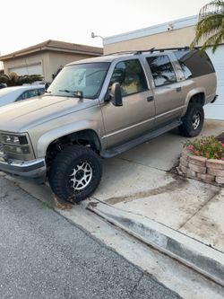1999 GMC Yukon XL 4x4 – Project Vehicle – $1,500 OBO