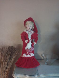 Mechanical Old Fashion Doll