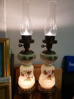 Burmese glass vintage lamp