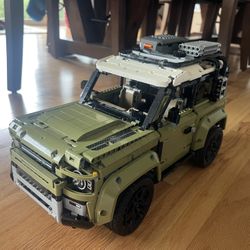 Lego Technical Land Rover Defender 90 #42110