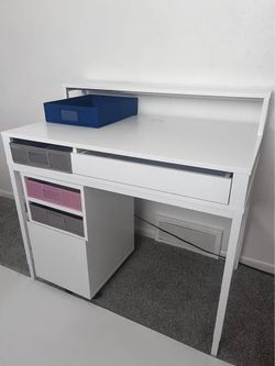 NEW Desk With Drawers