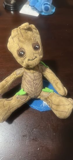 Marvel Groot magentic shoulder plush