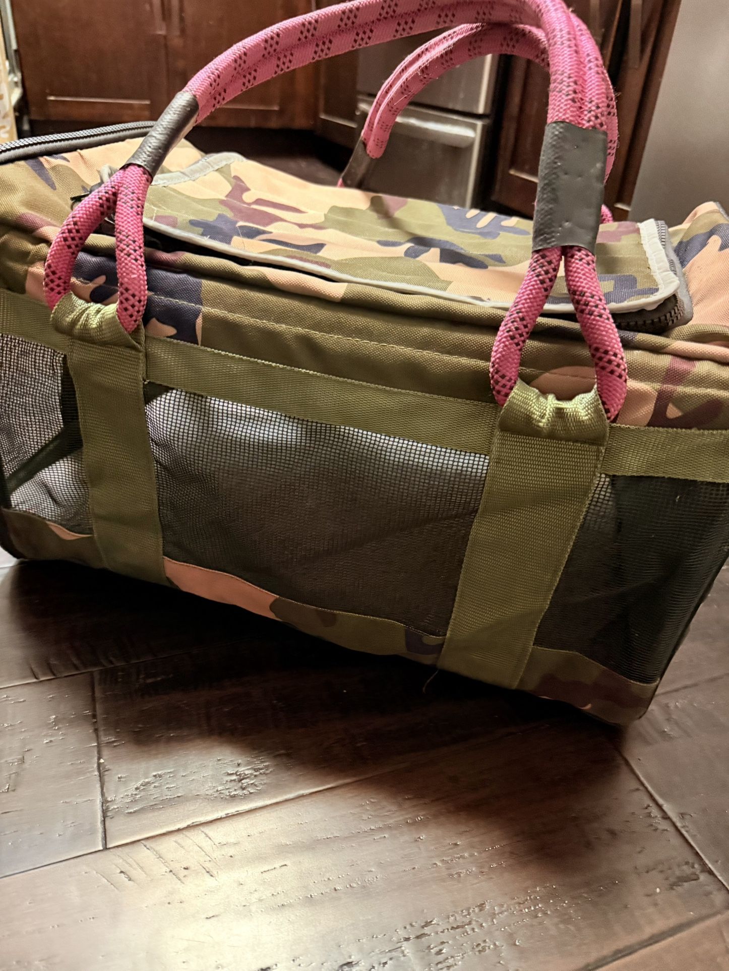 Dog Travel Carrier Good Condition 